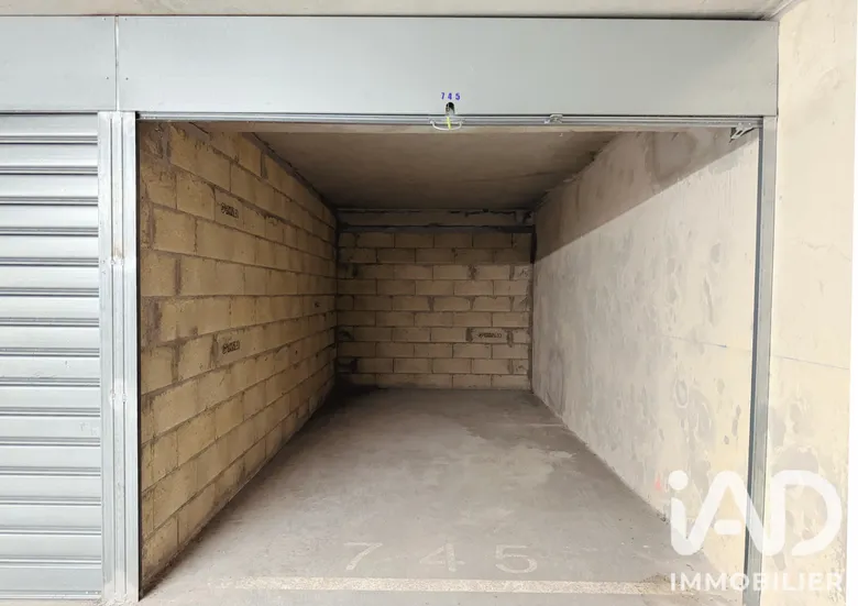 Parking 13 m² · à Paris · 13 m² · 18 700 €