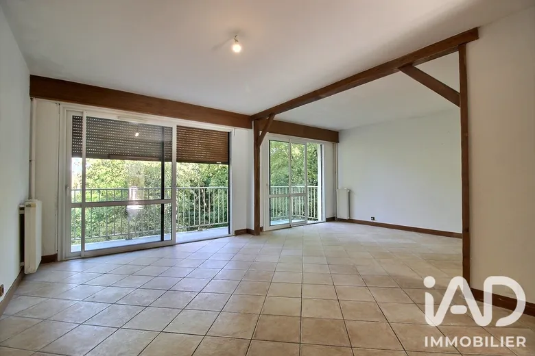 Appartement 4 pièces 77 m² · à Évry · 77,4 m² · 147 000 €