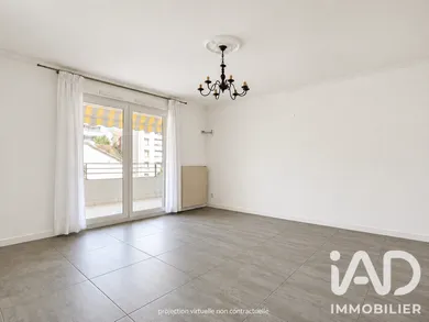 Apartment in Villeurbanne (69100)