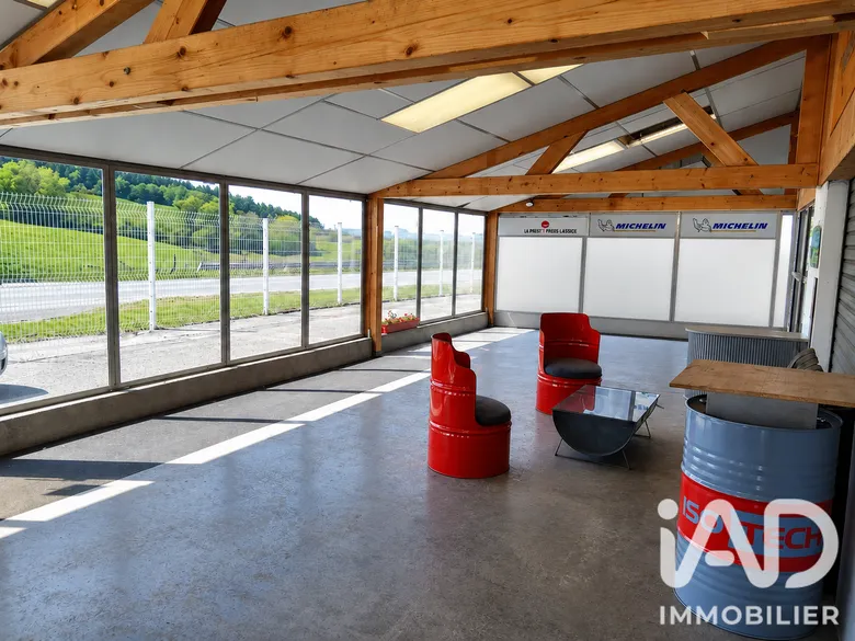 Murs commerciaux à Loray (25390) · 487 m² · 380 000 €
