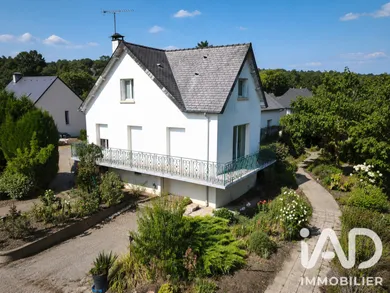 Detached house in Saint-Baudelle (53100)