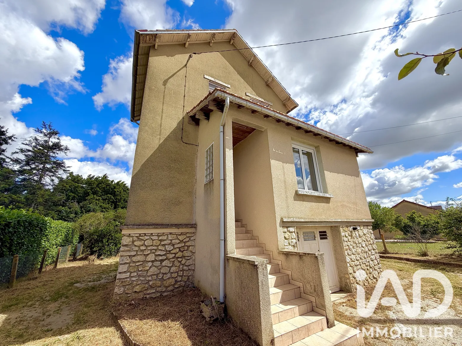 Vente maison à Montmorillon (86500) : maison de ville 3 pièces 65 m² - 2080835