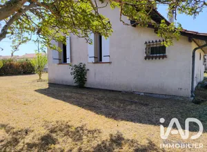 Traditional house in Les Églisottes-et-Chalaures (33230)