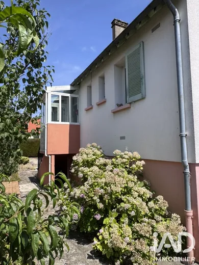 Pavillon à Saint-Clément (89100)