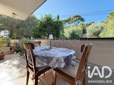 Apartment in Sanary-sur-Mer (83110)