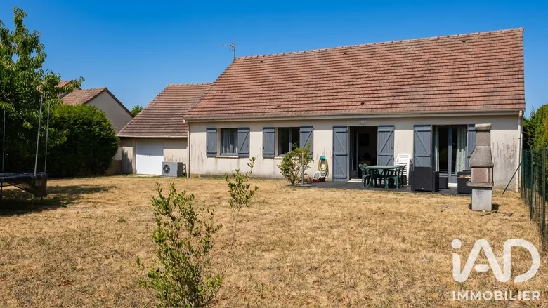 Maison 5 pièces 103 m² · à Ouarville · 103 m² · 250 000 €