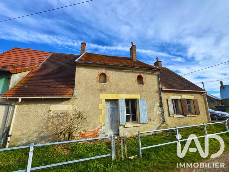 Maison 5 pièces 113 m² · à Alligny-Cosne · 113 m² · 50 000 €