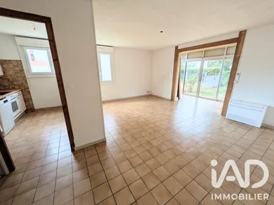 Apartment in Saint-Cyr-sur-Loire (37540)