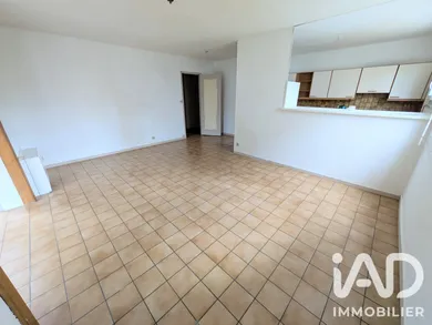 Apartment in Saint-Cyr-sur-Loire (37540)