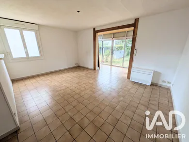 Apartment in Saint-Cyr-sur-Loire (37540)