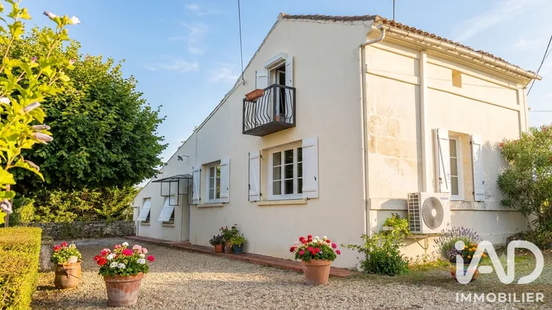 Maison 4 pièces 99 m² · à Saint-Même-les-Carrières · 99,1 m² · 118 000 €