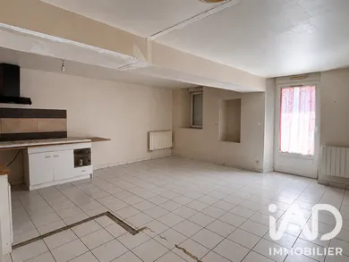 Immeuble à Saint-Nicolas-de-Redon (44460)