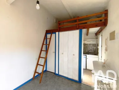 Studio à Bordeaux (33800)