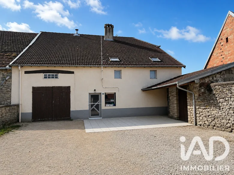 Maison 5 pièces 183 m² · à Choye · 183 m² · 210 000 €