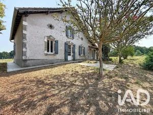 Traditional house in Carcarès-Sainte-Croix (40400)