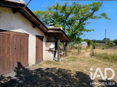 Traditional house in Les Églisottes-et-Chalaures (33230)