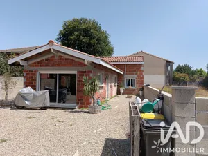 Village house in Hourtin (33990)