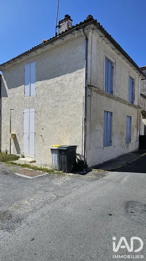 Village house in Nancras (17600)