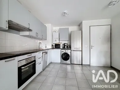Apartment in Villenave-d'Ornon (33140)