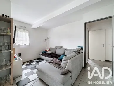 Apartment in Villenave-d'Ornon (33140)