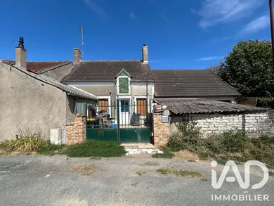 Maison de village à Vallenay (18190)