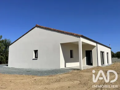 Maison de campagne à Loge-Fougereuse (85120)