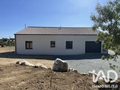 Maison de campagne à Loge-Fougereuse (85120)