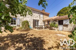 Maison de campagne à AIZENAY (85190)