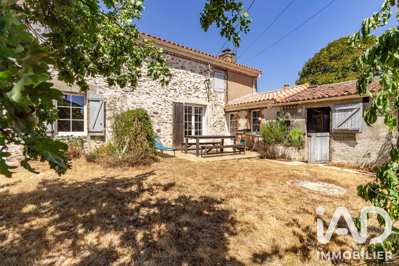 Maison 8 pièces 152 m² · à Aizenay · 152 m² · 331 900 €