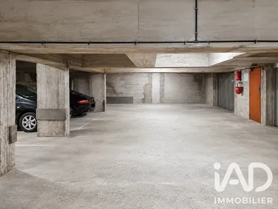 Parking in Paris (75006)
