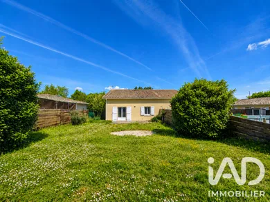 House in Landiras (33720)
