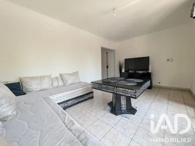 Apartment in Aix-en-Provence (13100)