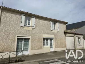 Maison à Sainte-Gemme-la-Plaine (85400)