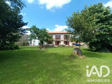 Maison de campagne à Lusseray (79170)