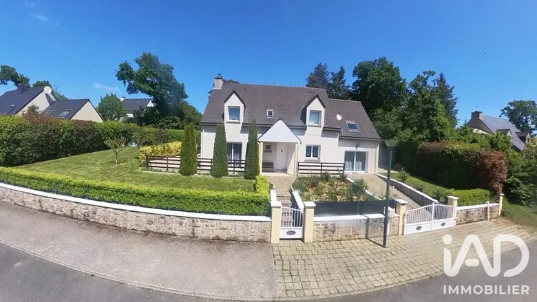 Maison 9 pièces 167 m² · à Le Mené · 167 m² · 216 503 €