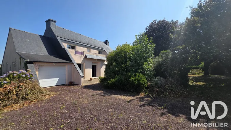 Maison 6 pièces 156 m² · à Plumelec · 156 m² · 198 000 €