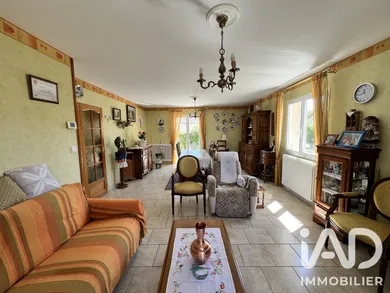 Traditional house in Saint-Loup-de-Varennes (71240)