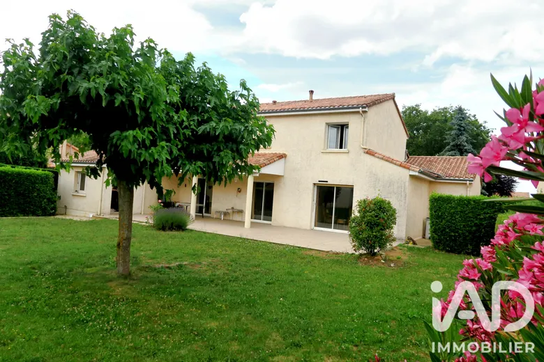 Maison 7 pièces 200 m² · à Buxerolles · 200 m² · 380 000 €