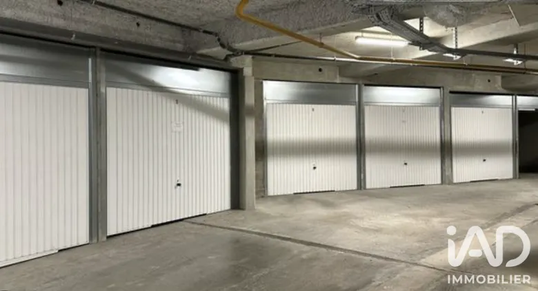 Parking 13 m² · à Fréjus · 13,4 m² · 25 000 €