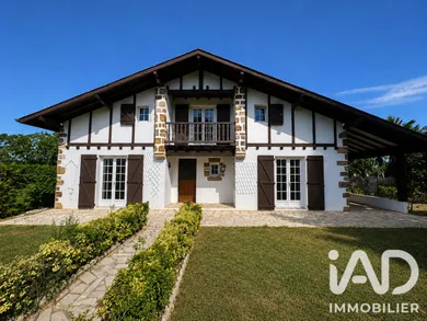 Maison traditionnelle à Hasparren (64240)