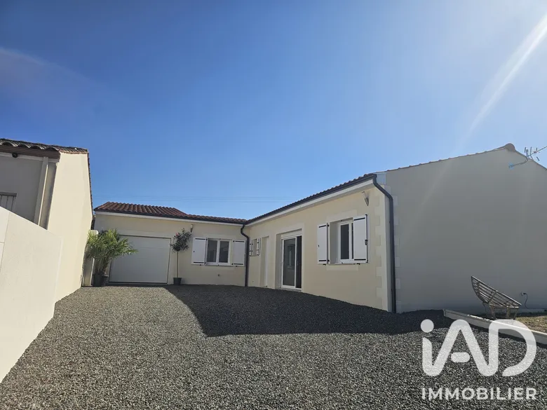 Maison 5 pièces 121 m² · à Fontenet · 121 m² · 220 000 €