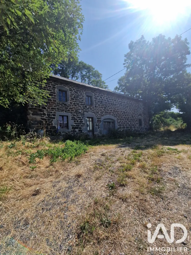 Maison 5 pièces 240 m² · à Saint-Front · 240 m² · 130 000 €