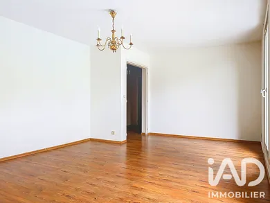 Apartment in Dourdan (91410)