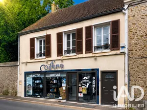 Building in Dourdan (91410)