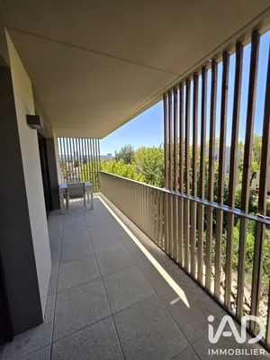 Apartment in Bordeaux (33300)