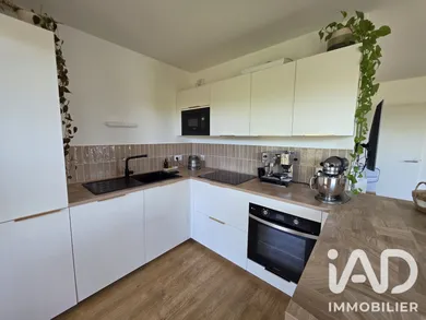 Apartment in Bordeaux (33300)