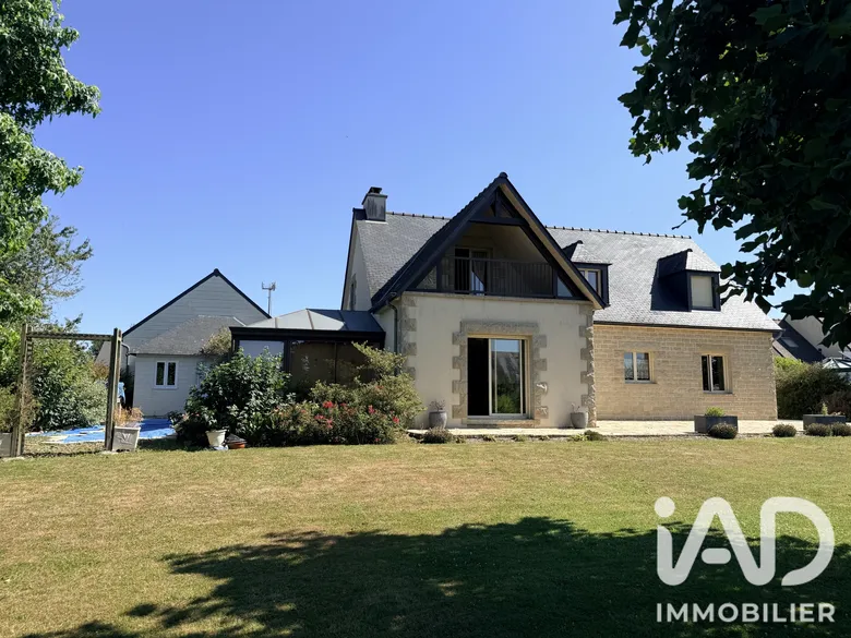 Maison 9 pièces 195 m² · à Saint-Hilaire-du-Harcouët · 195 m² · 325 000 €