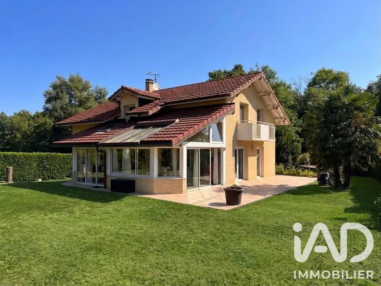 Maison 5 pièces 243 m² · à Archamps · 243 m² · 869 000 €