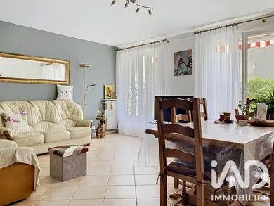 Apartment in Dourdan (91410)