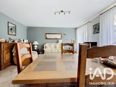 Apartment in Dourdan (91410)